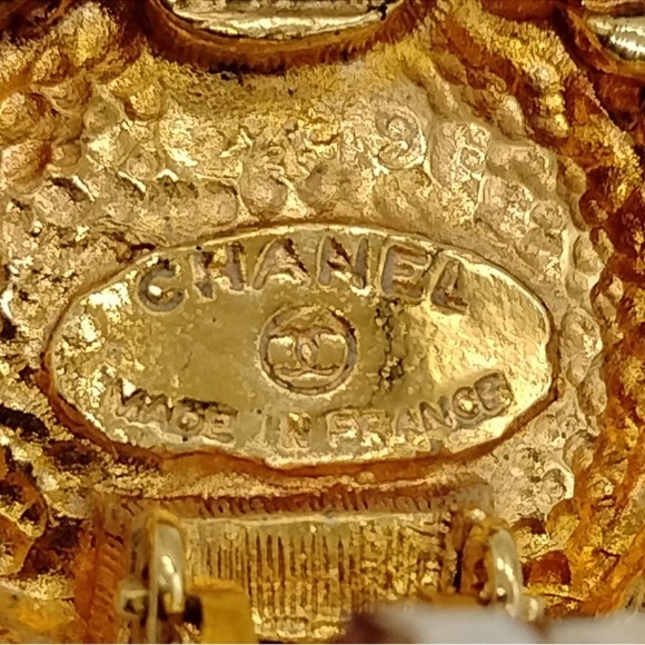 Chanel rare Vintage Clip On Earrings with COA - Picture 7 of 10